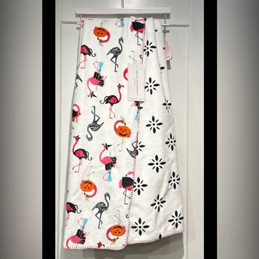Cupcake and Cashmere  SUMMERWEEN  Flamingo blanket